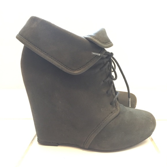 Elizabeth and James Manor Black Booties - Picture 2 of 8